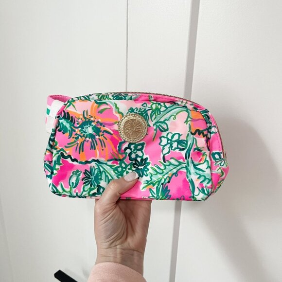 Lilly Pulitzer Handbags - NEW Lilly Pulitzer Pink & Green Floral Print Fanny Pack Belt Bag
